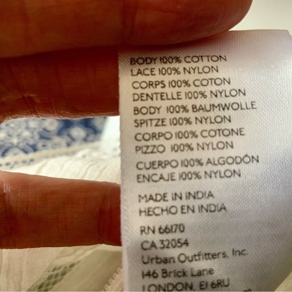 NWT KIMCHI BLUE AVA FLUTTER SLEEVE WHITE TOP XL (RUNS SMALL) - Picture 8 of 9